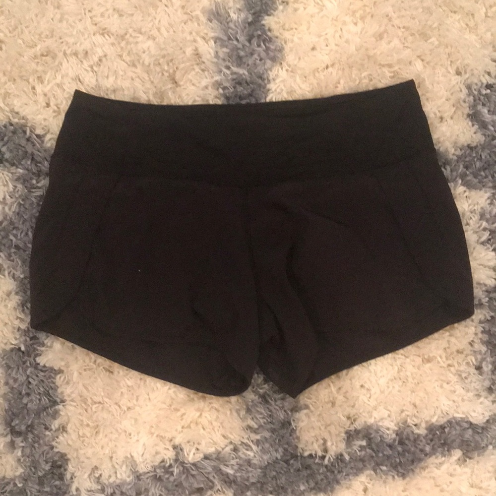 black lululemon tracker shorts